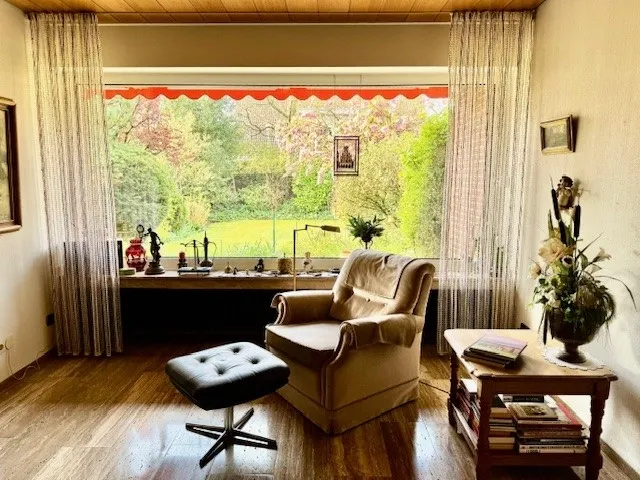 Das Panoramafenster zur Terrasse