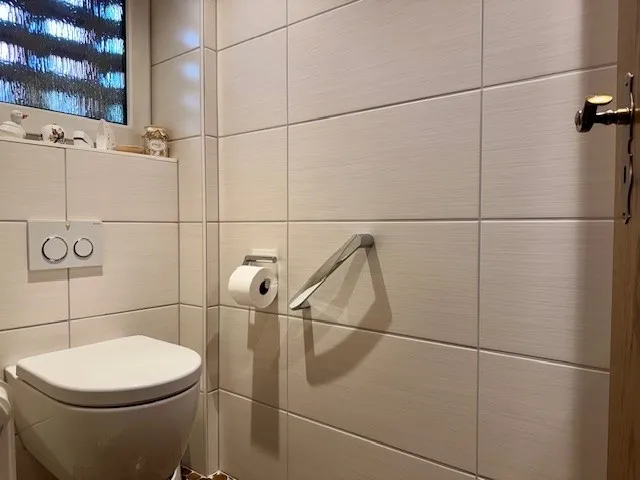 mit eleganter Ausstattung