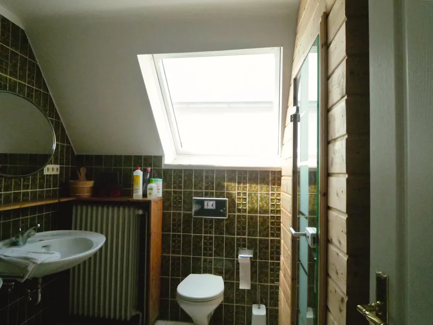 Gäste-WC mit Sauna
