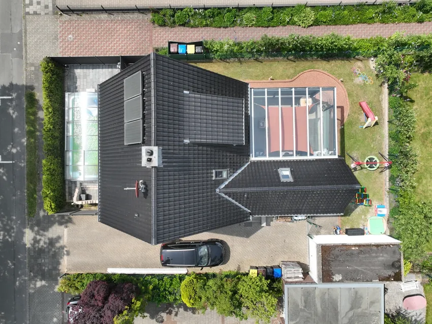 Einfamilienhaus mit Einliegerwohnung,Pool und exclusiven Wintergarten