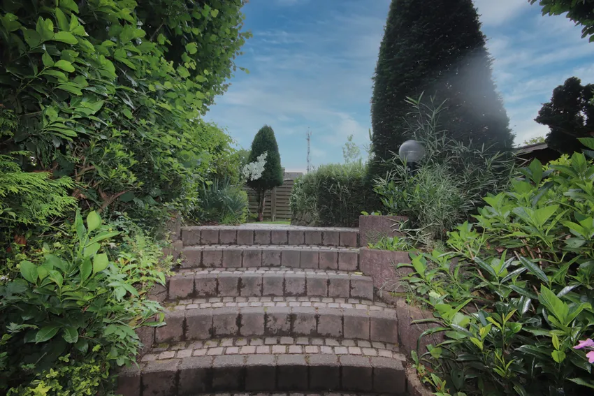 Treppe in den Garten