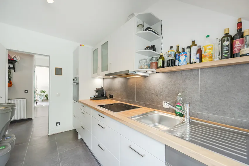 ...mit modernen Einbaumöbeln