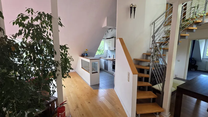 Treppe - Aufgang zur Empore