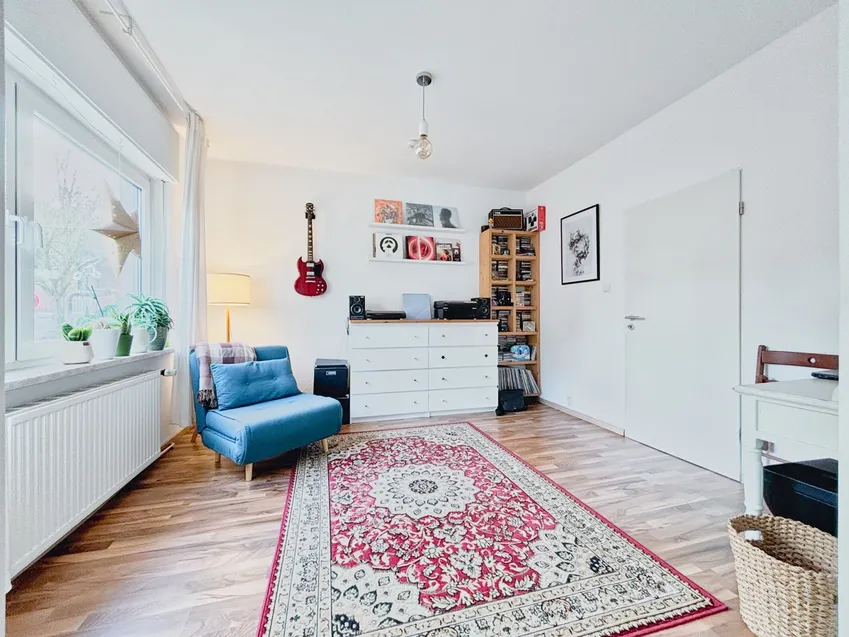 ...gemütliche Wohn-/ Arbeits oder Esszimmer