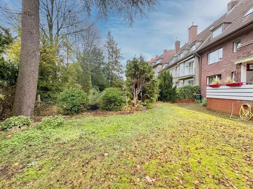 Blick vom Garten zur Wohnung