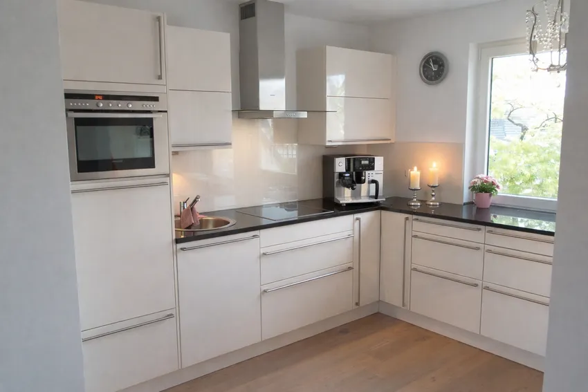 Die hochwertige Küche ist im Kaufpreis mit enthalten