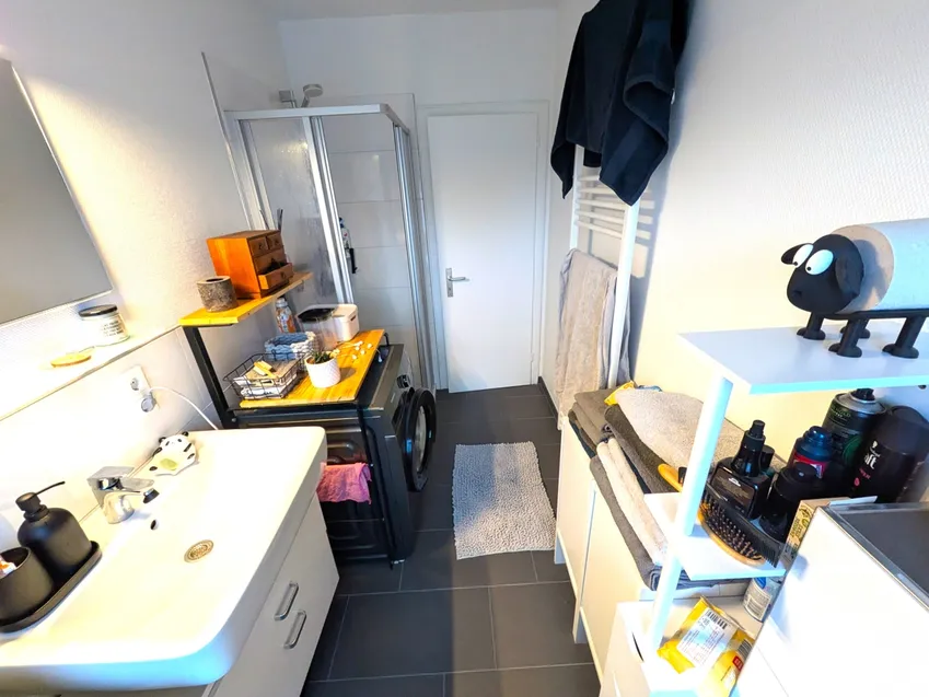 Modernes Tageslichtbad