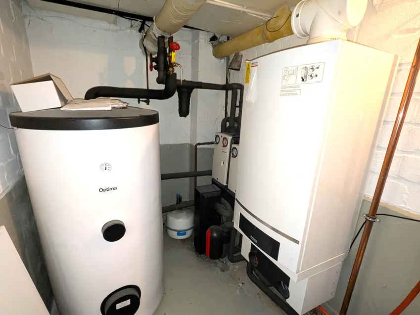 Moderne Gasheizung von renomiertem Markenhersteller