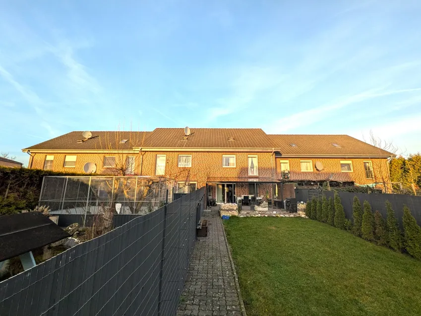 Auf den Terrassen läßt sich zu jeder Tageszeit die Sonne genießen