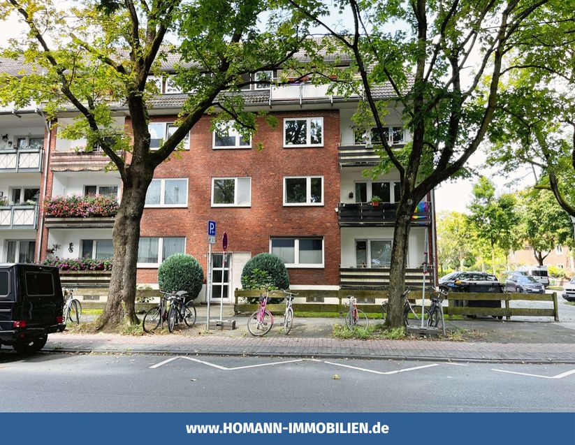 Die Vorderansicht des Wohnhauses