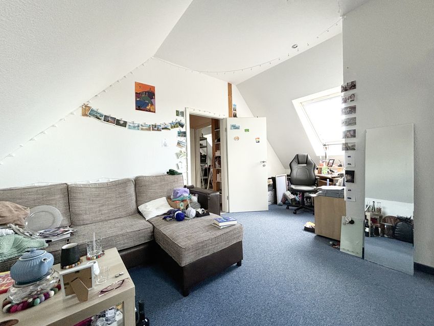 Ein weiteres Schlafzimmer im Dachgeschoss... 