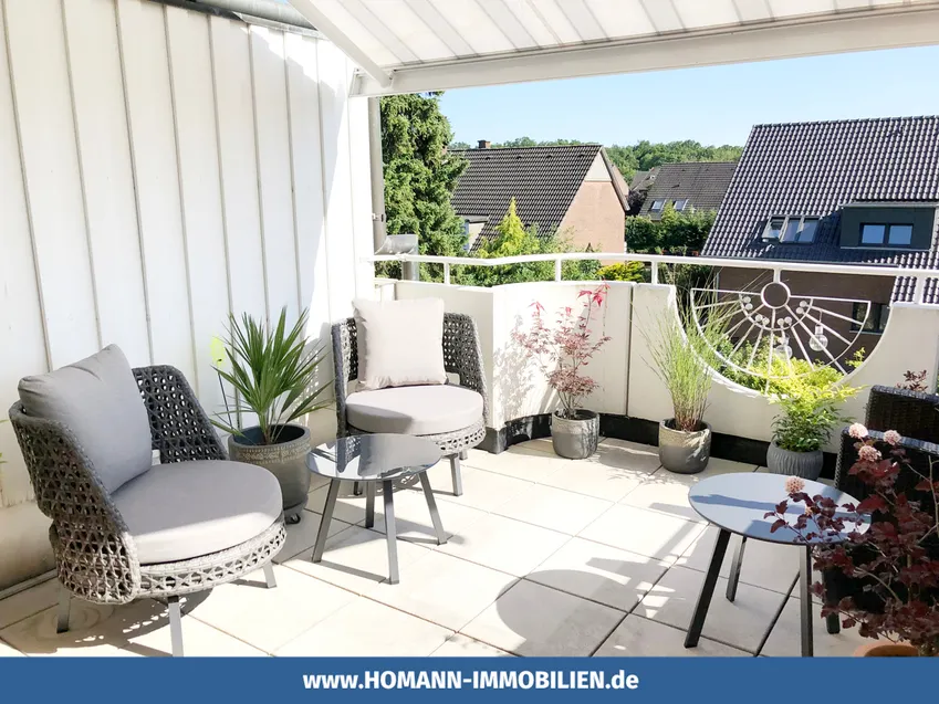 Die großzügige Loggia