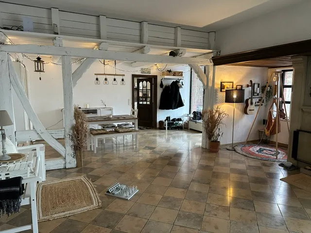 Wohnzimmer mit der Blickrichtung Esstisch