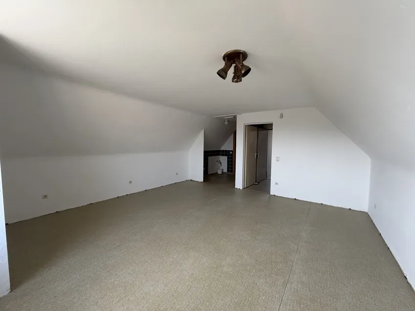 Wohn-/Schlafraum Dachgeschoss