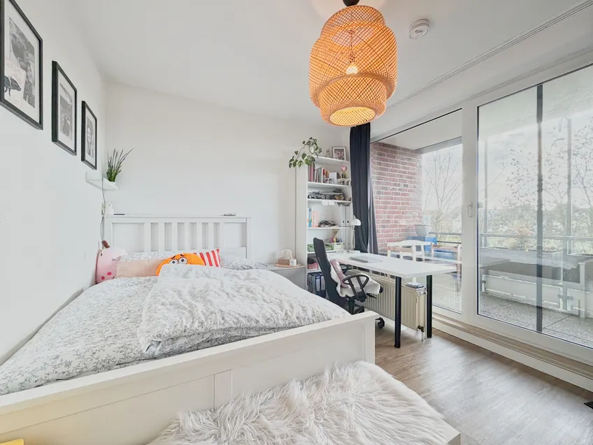 ...mit Zugang zum Balkon