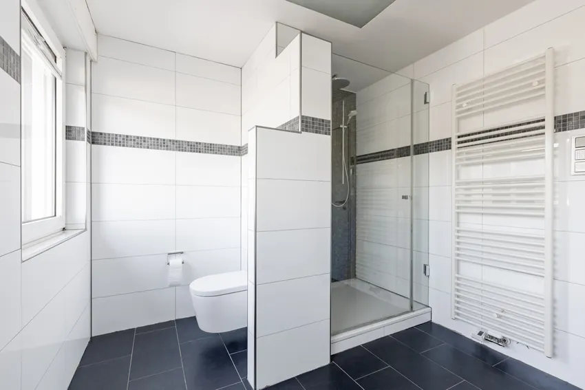 Badezimmer Obergeschoss Vorderhaus