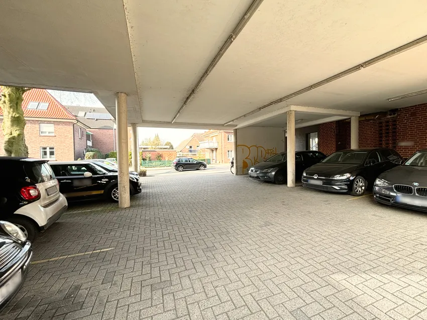 Parkflächen unter Anbau