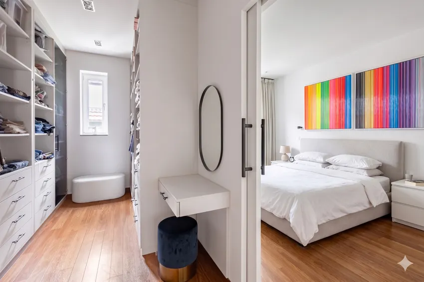 Schlafzimmer mit Ankleide