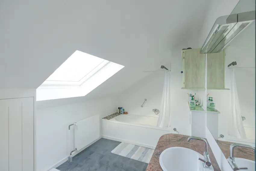Badezimmer DG