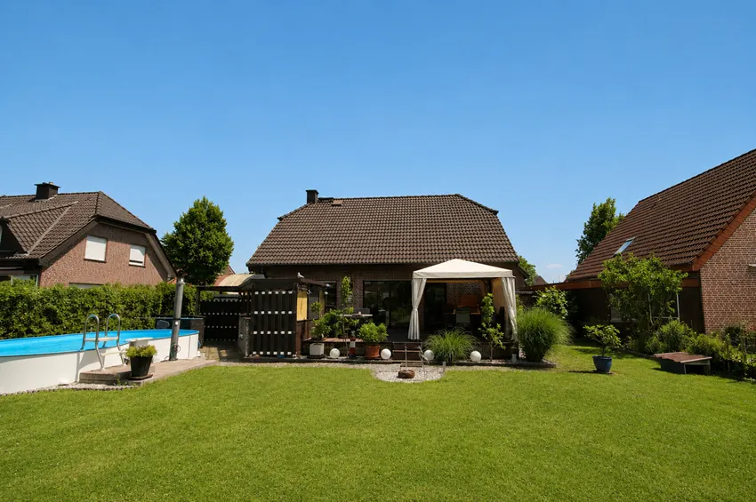 Hausrückseite
