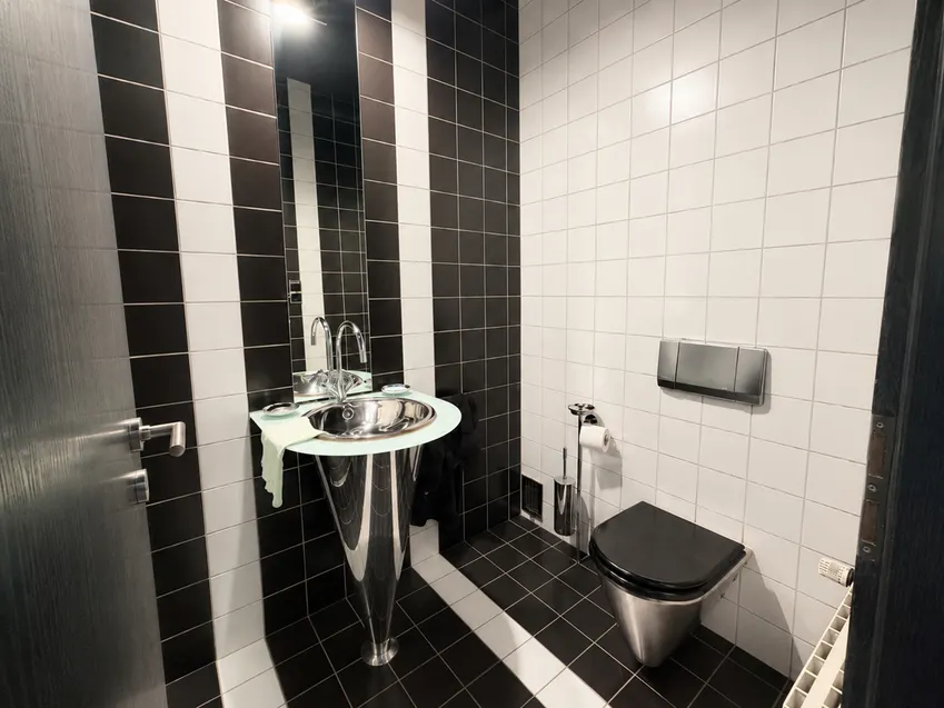 Gäste-WC- EG