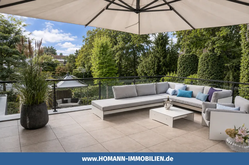 Eine von zwei Dachterrassen