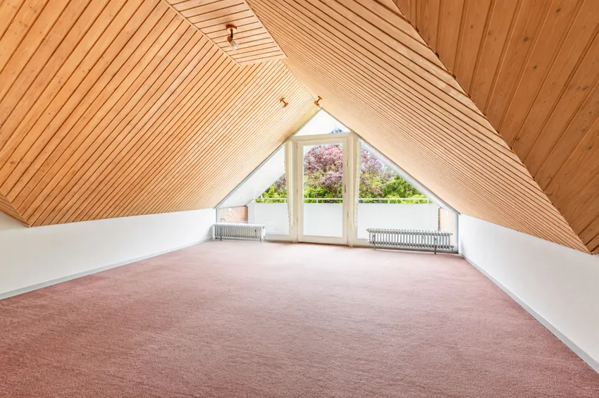 Studio mit Balkon Obergeschoss