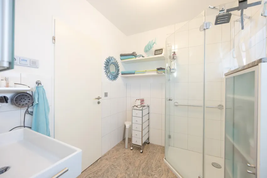 Badezimmer EG