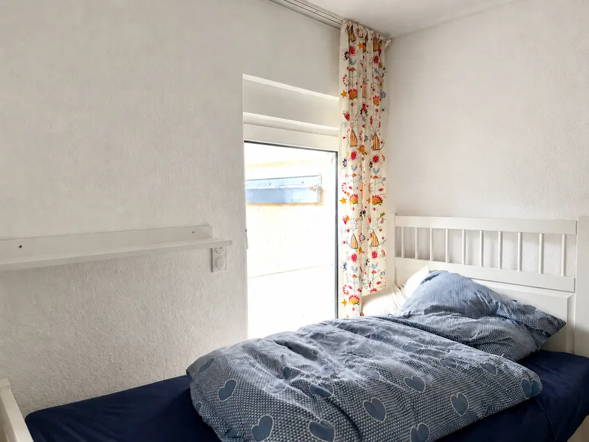 Büro oder Gästezimmer im UG mit Zutritt zum Garten