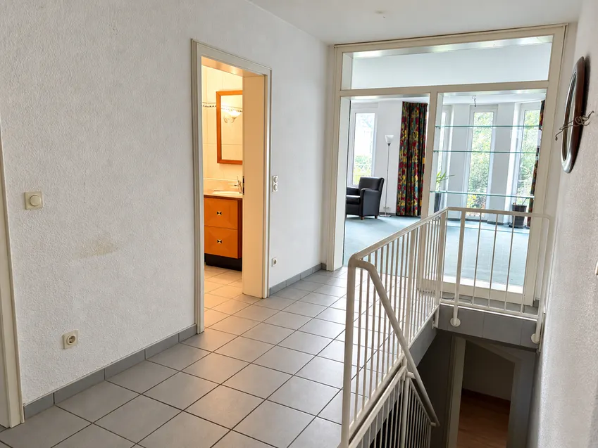 Treppe in der Diele zum UG