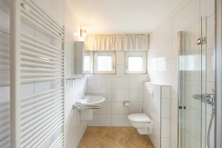 Badezimmer EG