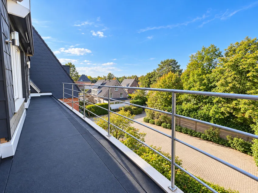 Balkon mit Blick ins Grüne – digital visualisiert