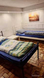 Isernhagen,  Modernisierte möblierte 3 Zimmer Firmenwohnung, großer Parkplatz, Grill und Gartennutzung für bis zu 6 Personen