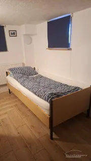 Isernhagen,  Modernisierte möblierte 3 Zimmer Firmenwohnung, großer Parkplatz, Grill und Gartennutzung für bis zu 6 Personen