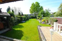 Blick Terrasse-Garten