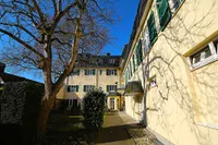 Winter Weg von Garage zum Hauseingang