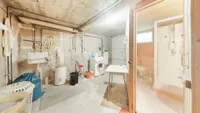 KG Hauswirtschaftsraum mit Duschbad