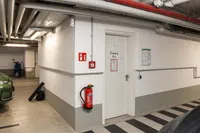 Tiefgarage und Stellplatz