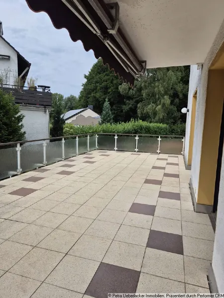 4 Zimmer mit riesiger Terrasse im Gr&uuml;nen RS-H&uuml;lsberg