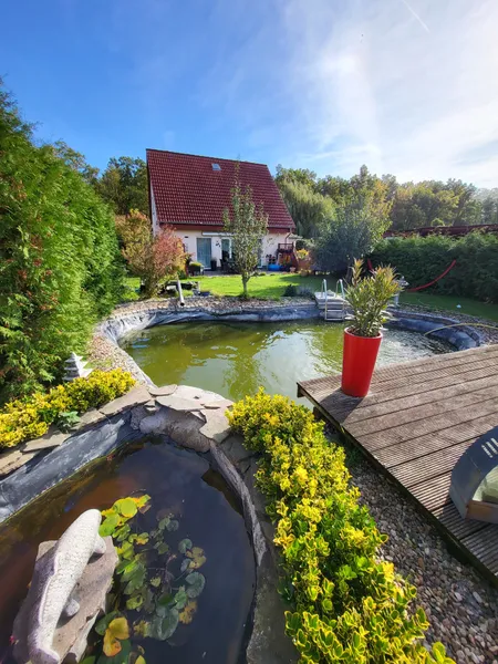 Charmantes EFH mit Schwimmteich & Garage