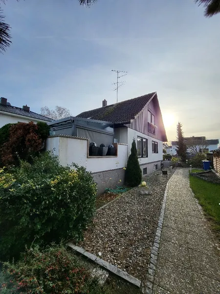 Mehrgenerationsobjekt – Familienoase mit 2 Häusern in Berlin Rudow