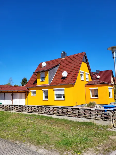 Charmantes EFH mit Garage und gro&szlig;en Garten