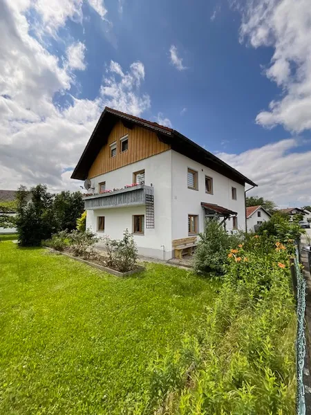 3-Familienhaus +Grundstücke in bester Lage!