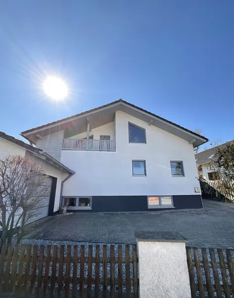 Familien(t)raum mit Gartenparadies – 2 Garagen, viel Raum & ideal für mehrere Generationen!