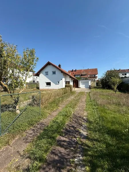 Attraktives Baugrundstück in Straubing – mit Baugenehmigung für modernen Dreispänner!