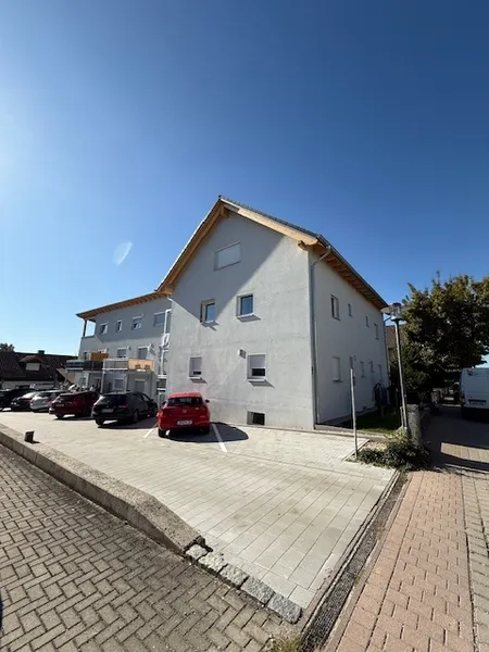 Seltene Chance für Investoren: Zeitgemäßes 8-Familienhaus als Wertanlage!