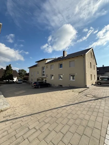 Kapitalanlage in Straubing: Modernisiertes Mehrfamilienhaus mit 7 Einheiten