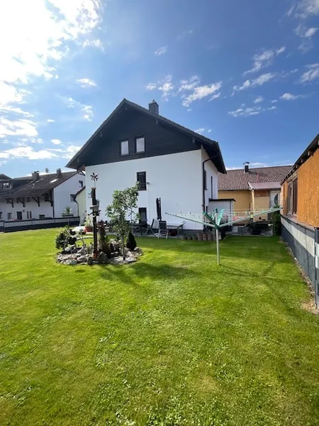 Charmantes Eigenheim mit Garten und Dachgeschoss-Potenzial &ndash; Ihr R&uuml;ckzugsort im Gr&uuml;nen!