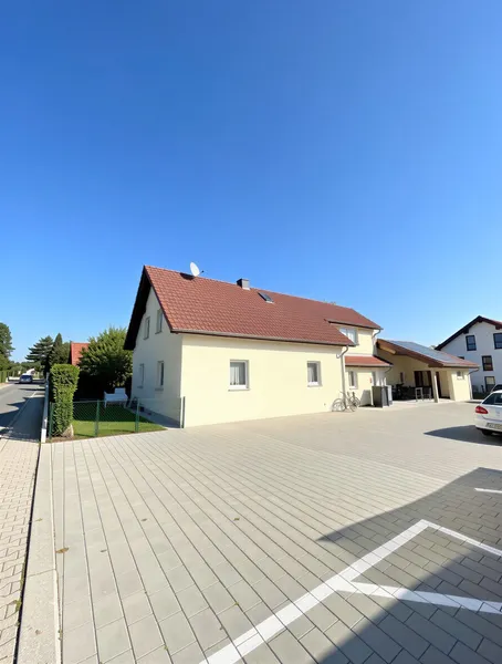 Renditestarke Kapitalanlage: 5,4 % aktuell, ca. 6,3 % m&ouml;glich &ndash; ZFH & Stellpl&auml;tze!