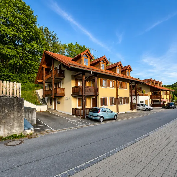 3-Zi.-DG-Wohnung mit Wow-Effekt |zzgl. XXL-Stellplatz | F&uuml;r Eigennutzer & Kapitalanleger!